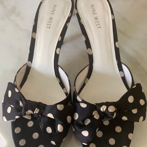 So cute!!  🎀 Polka Dot Shoes w Bow!